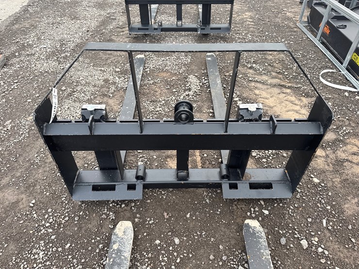 #6001-•-pabreak-60"-skid-steer-pallet-forks-image-2