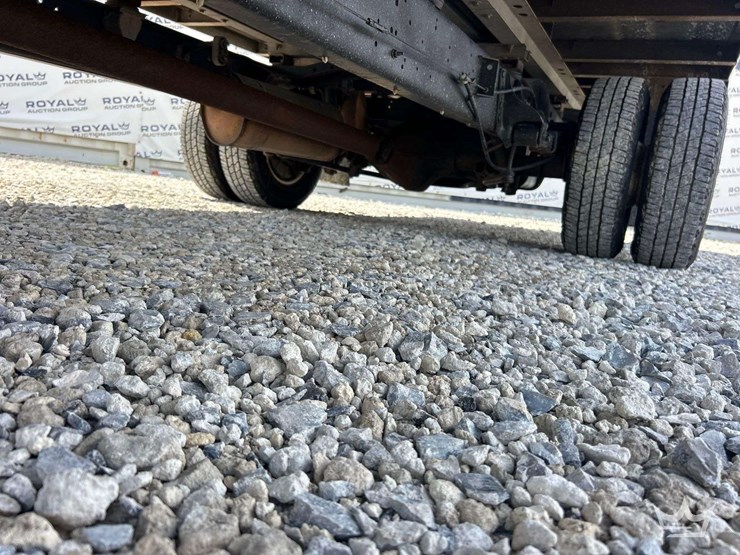 2019-ford-e350-image-26