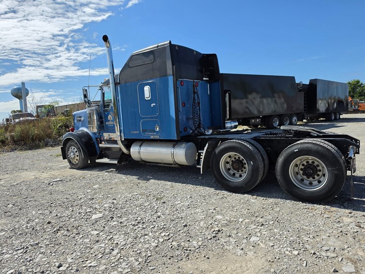 2003-kenworth-w900-image-11