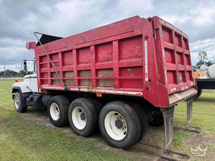 2000-mack-rd690s-image-4
