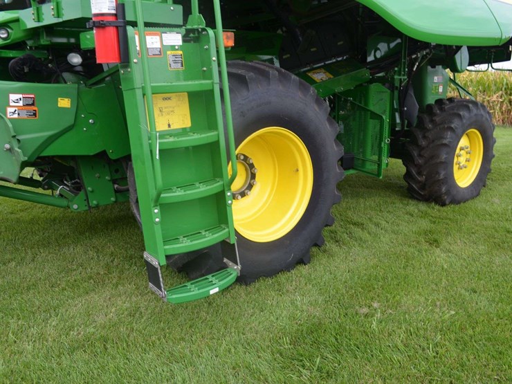 2012-john-deere-s550-image-19