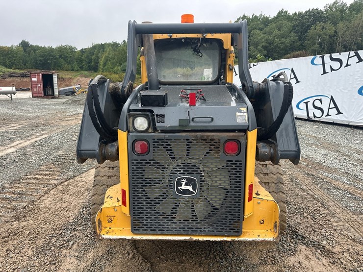 deere-323e-image-4