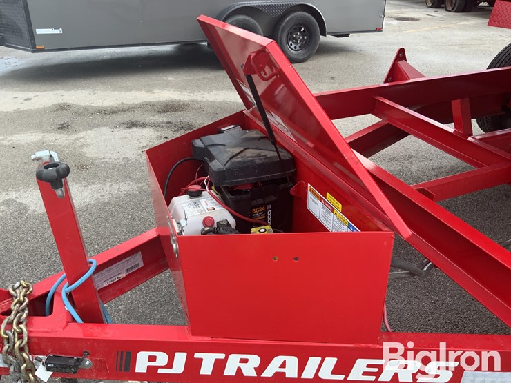 2025-massey-ferguson-730-image-17