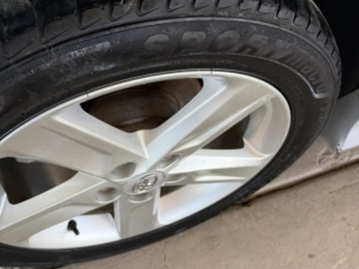 2014-toyota-camry-sdn-image-12