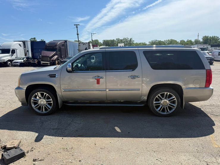 2008-cadillac-escalade-image-8
