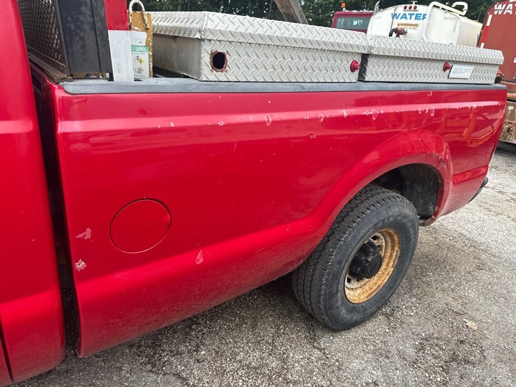 2001-ford-f350-image-18
