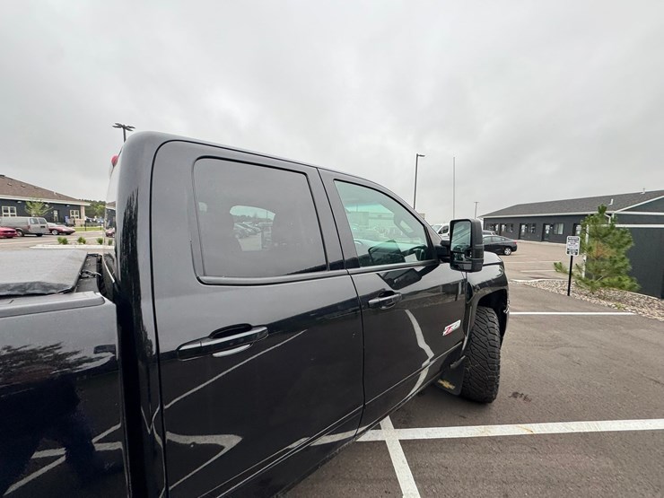 2015-chevrolet-silverado-1500-z71-image-21