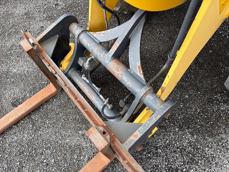 2018-komatsu-wa80m-7-image-11