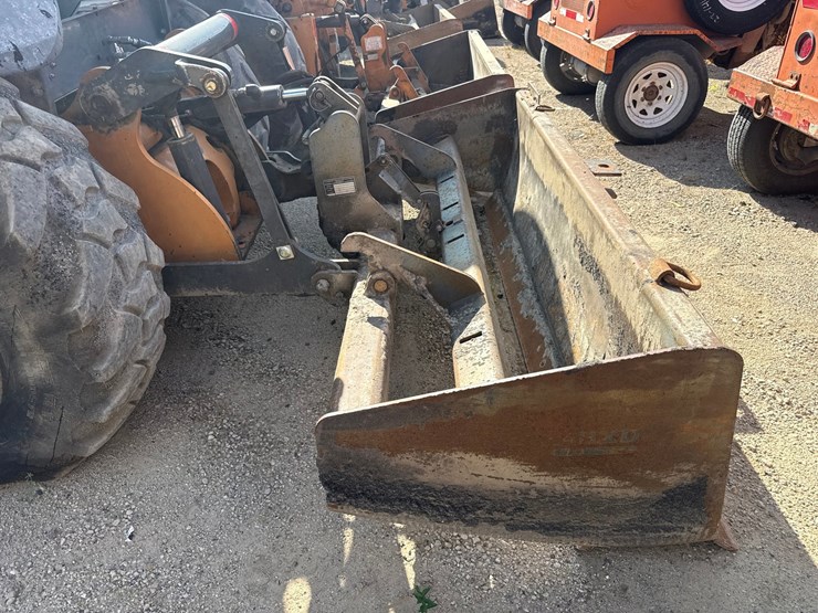 #2483-•-2009-case-570mxt-series-3-skip-loader-image-21