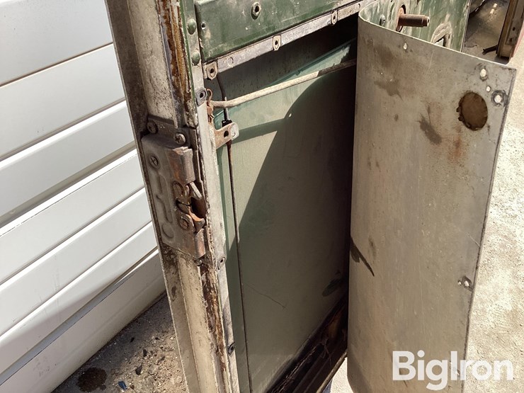 kenworth-driver-side-bottom-latch-handle-door-image-13