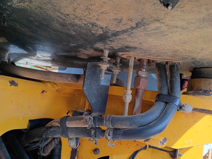 2008-deere-670d-image-50