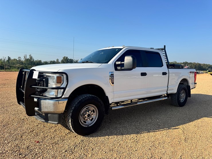 2021-ford-f250-xl-image-1