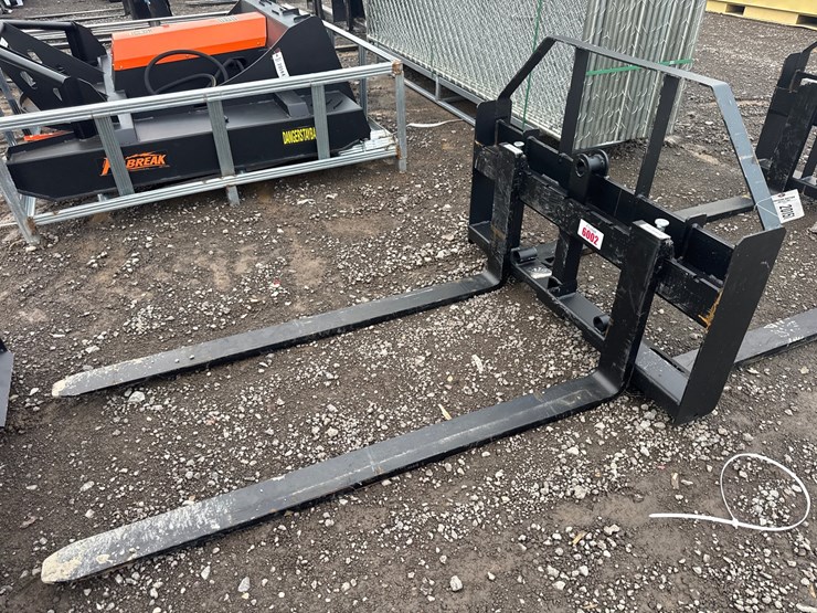 #6002-•-pabreak-60"-skid-steer-pallet-forks-image-1