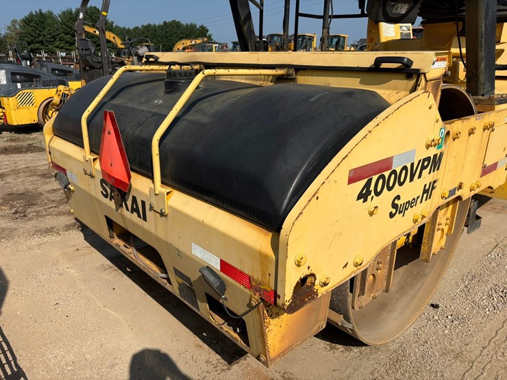 #2410-•-2015-sakia-sw880-double-drum-smooth-roller-compactor-image-13