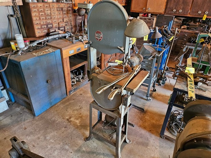 #8711-•-delta-band-saw-image-3