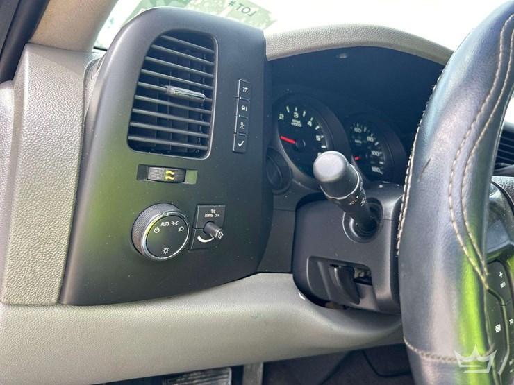 2011-chevrolet-silverado-1500-image-14