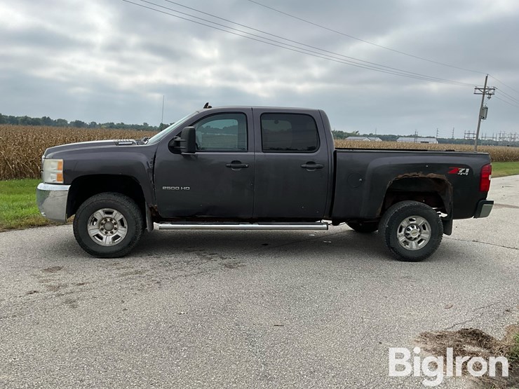 2010-chevrolet-silverado-2500hd-image-8