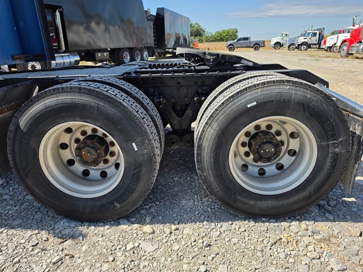 2003-kenworth-w900-image-111