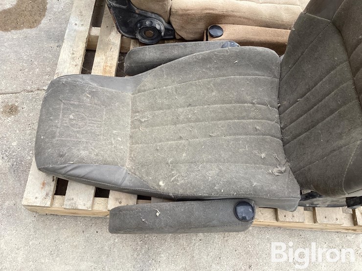kenworth-box-seat-passenger-side-image-9