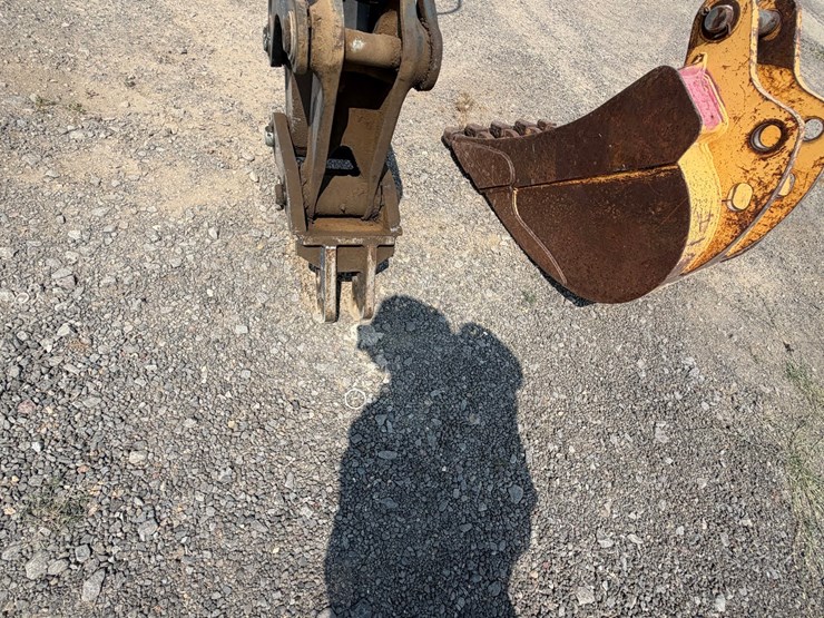 2016-deere-410l-image-49