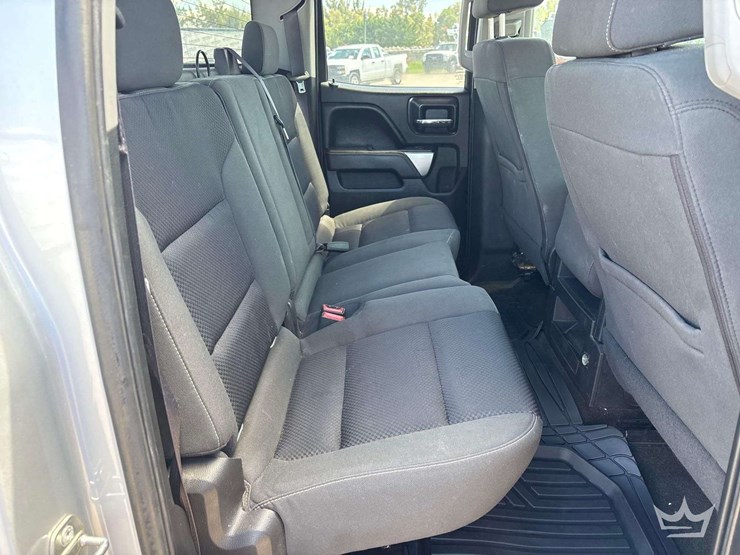 2017-chevrolet-silverado-1500-lt-image-18
