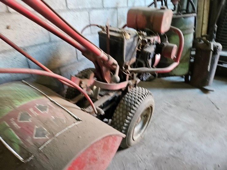 #8768-•-rear-tine-garden-tiller-image-18