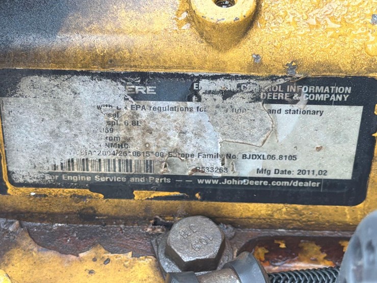 deere-200d-lc-image-26