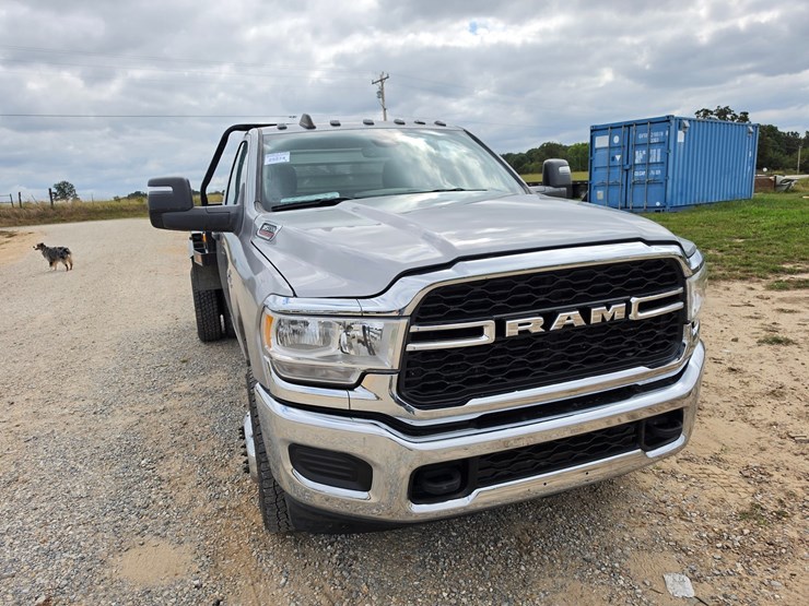 2024-dodge-3500-image-21