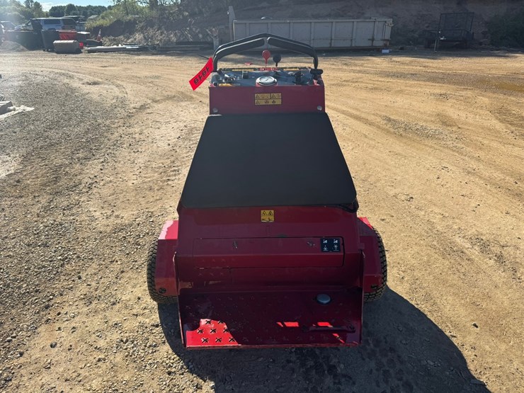 #1919-•-toro-39519-stand-on-aerator-image-4