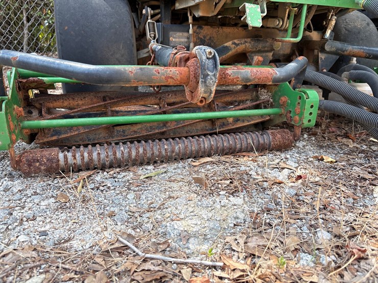 2000-john-deere-2500-image-5