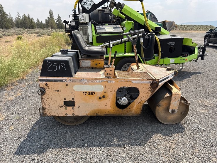 #2519-•-wolfpack-2500-double-drum-compactor-image-2