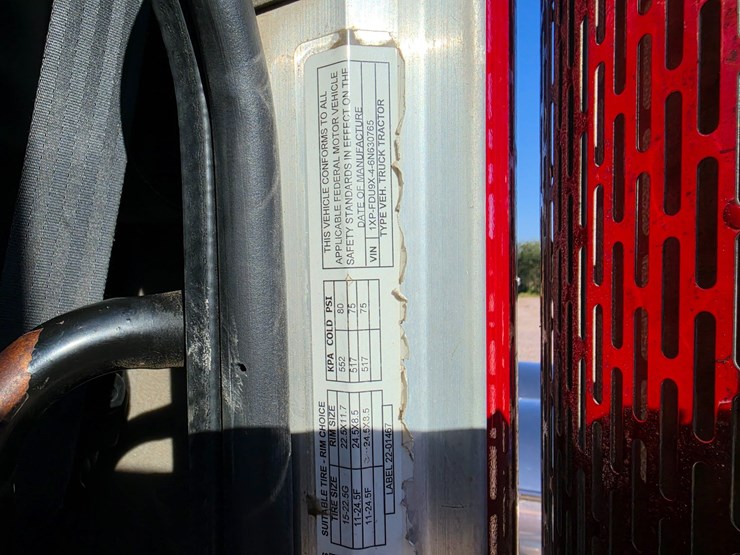 2006-peterbilt-378-image-52