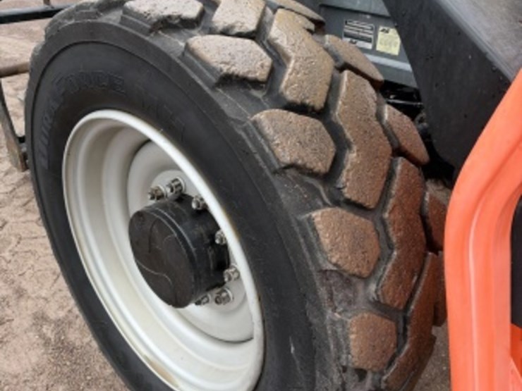 2012-jlg-g9-43a-image-10