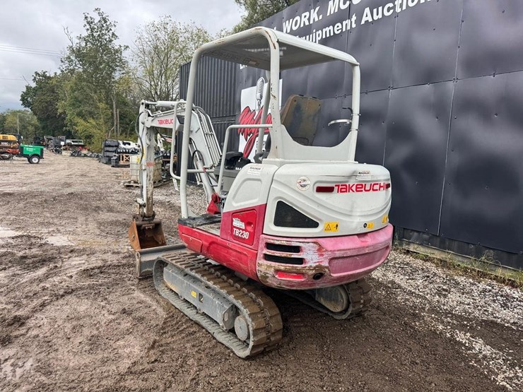 2017-takeuchi-tb230-image-4