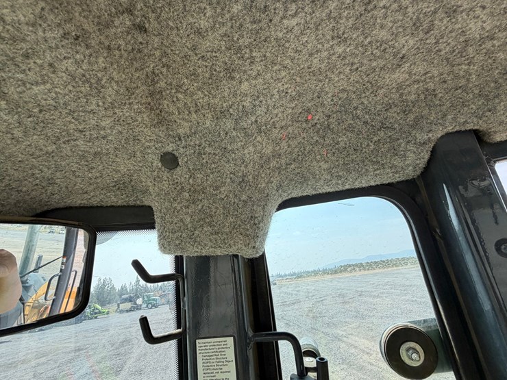2016-deere-410l-image-77