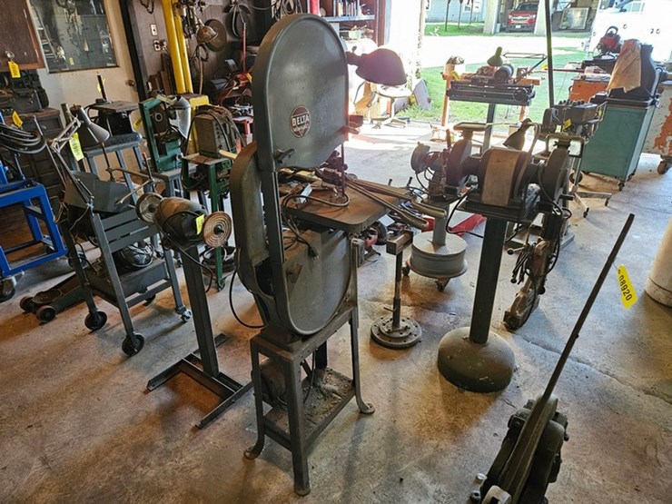 #8711-•-delta-band-saw-image-5