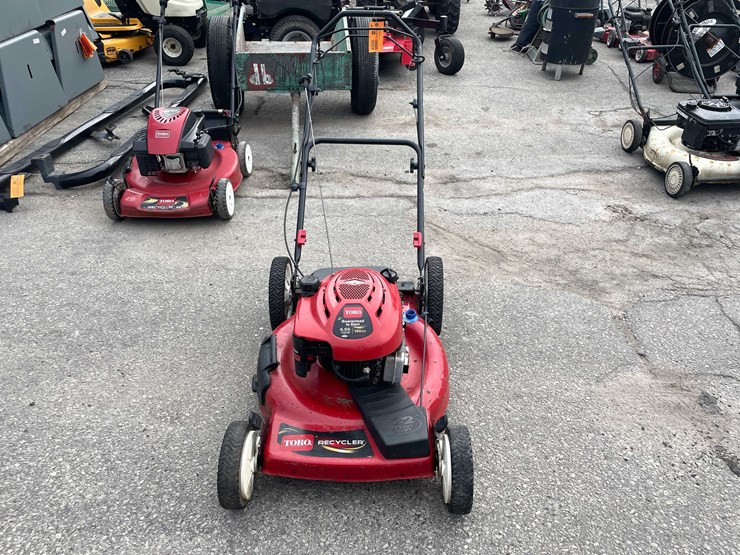 #4006-•-toro-recycler-22"-high-wheel-lawn-mower-(03)-image-2