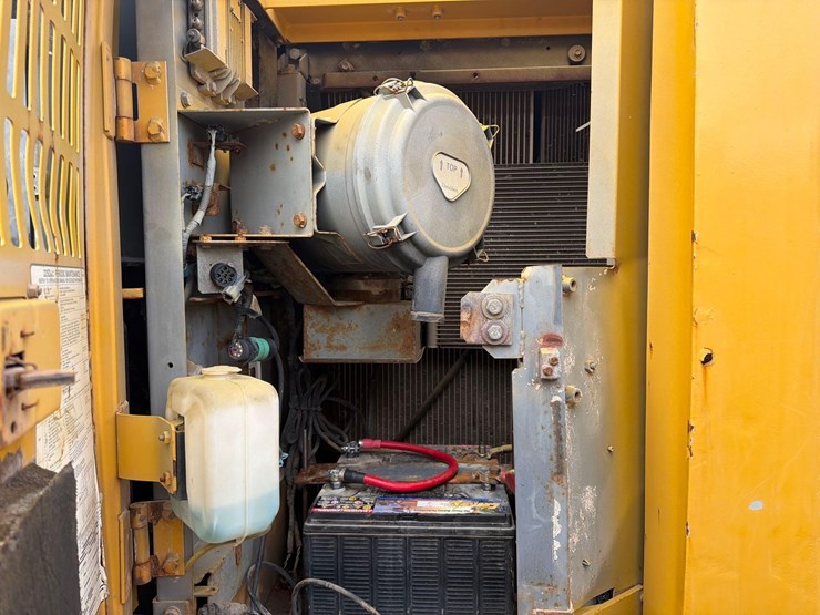 deere-225d-lc-image-11