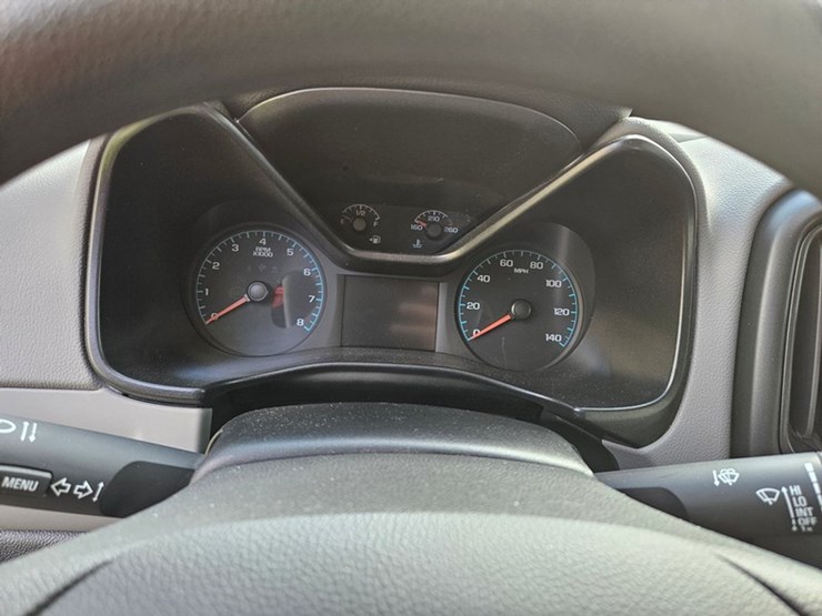 2016-chevrolet-colorado-image-19