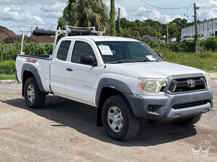 2014-toyota-tacoma-image-2