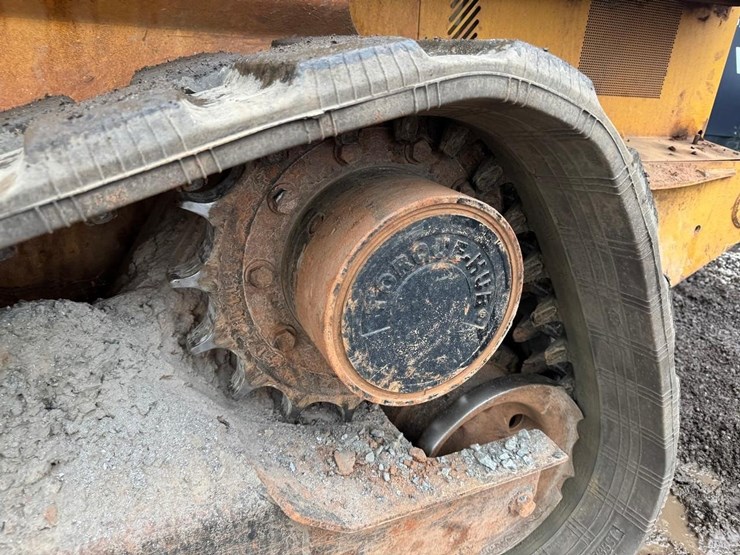 2017-deere-323e-image-15