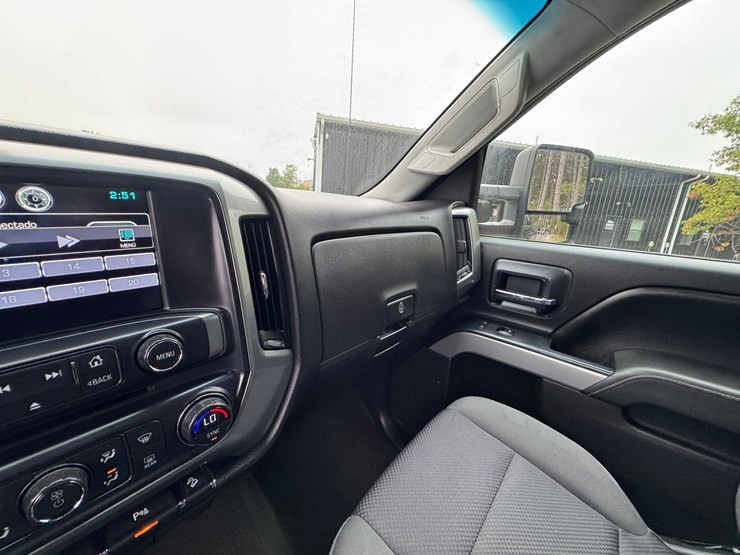 2015-chevrolet-silverado-1500-z71-image-32