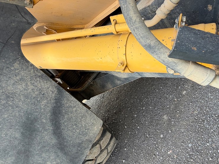 2016-komatsu-hm400-5-image-41