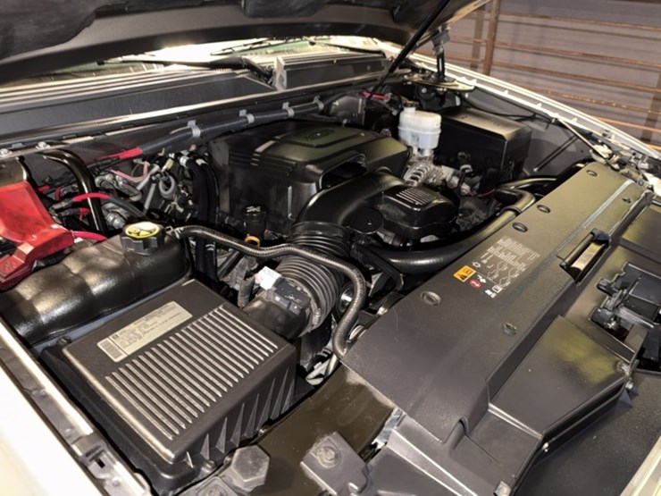 2012-chevrolet-tahoe-image-13