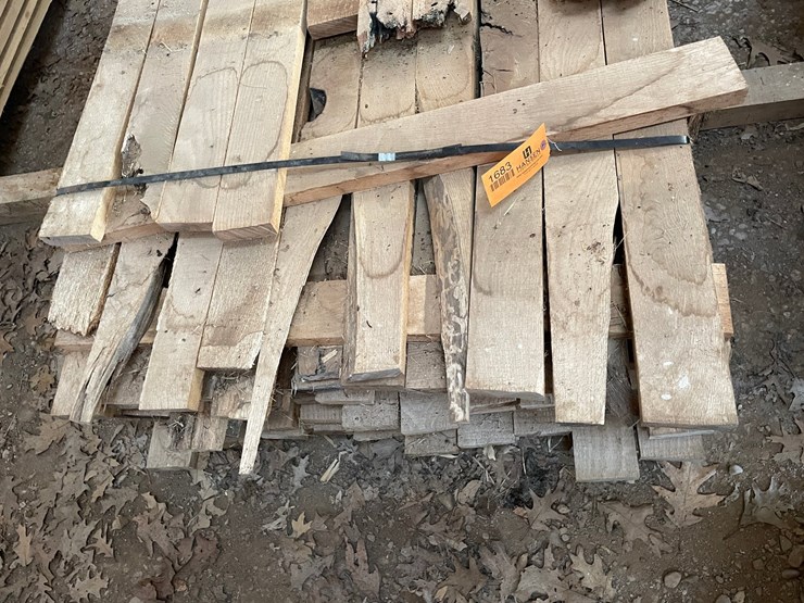 #1683-•-bundle-of-possibly-white-oak-boards-image-3