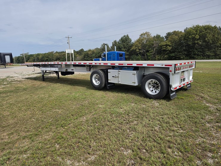2023-fontaine-flat-bed-trailer-image-6