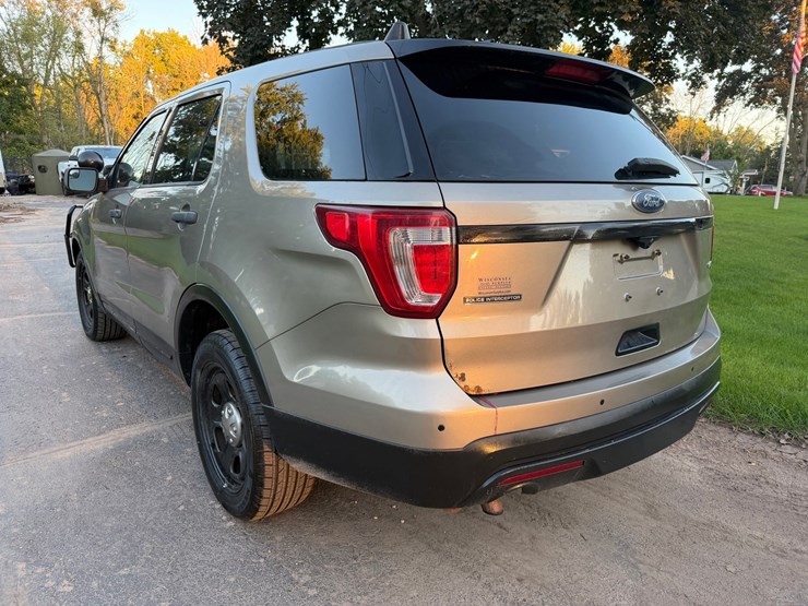 2016-ford-explorer-police-interceptor-image-3