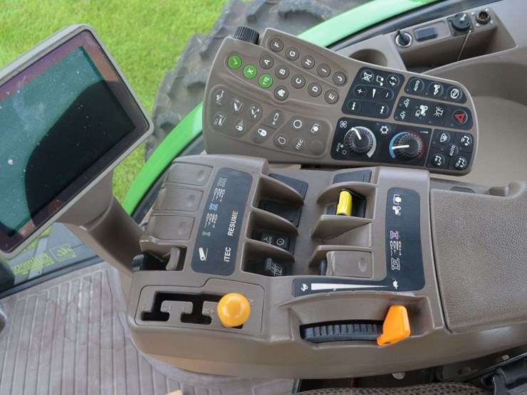 2011-john-deere-r-image-41