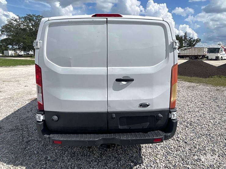 2017-ford-transit-image-26