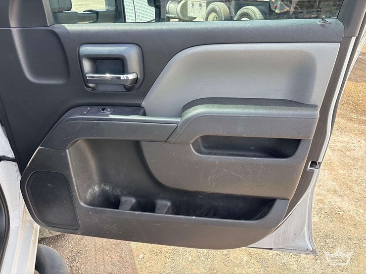 2018-chevrolet-silverado-3500-image-28
